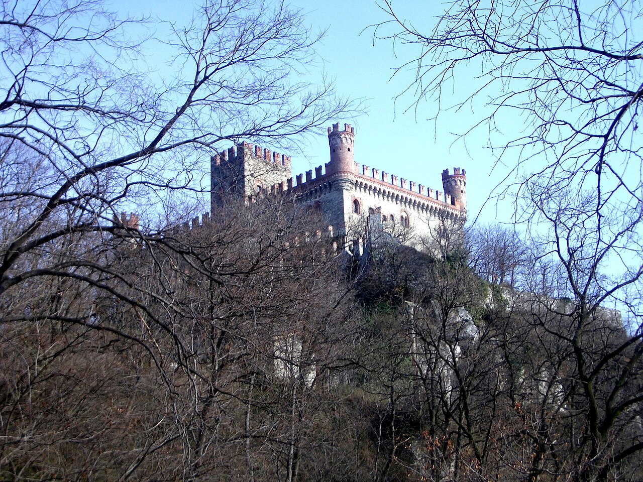 Montalto Dora Castle — Italy castle