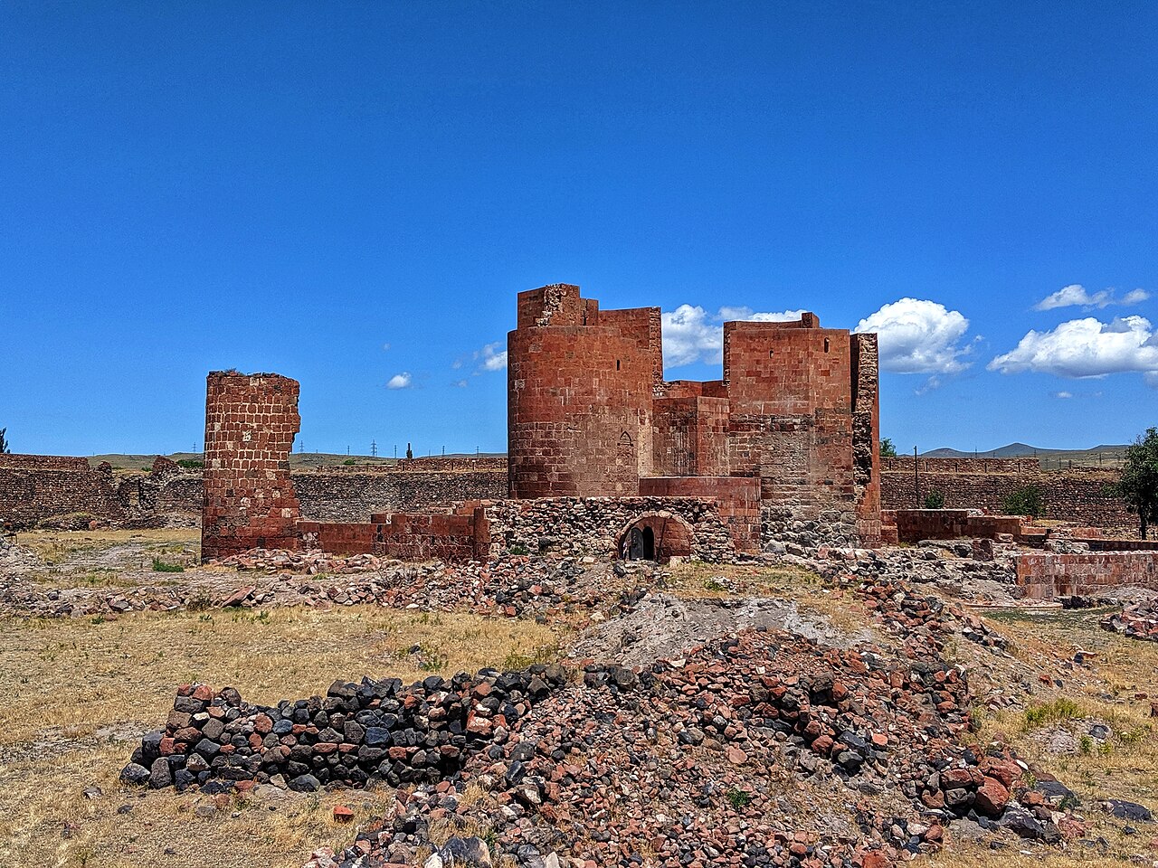Dashtadem Fortress — Armenia castle