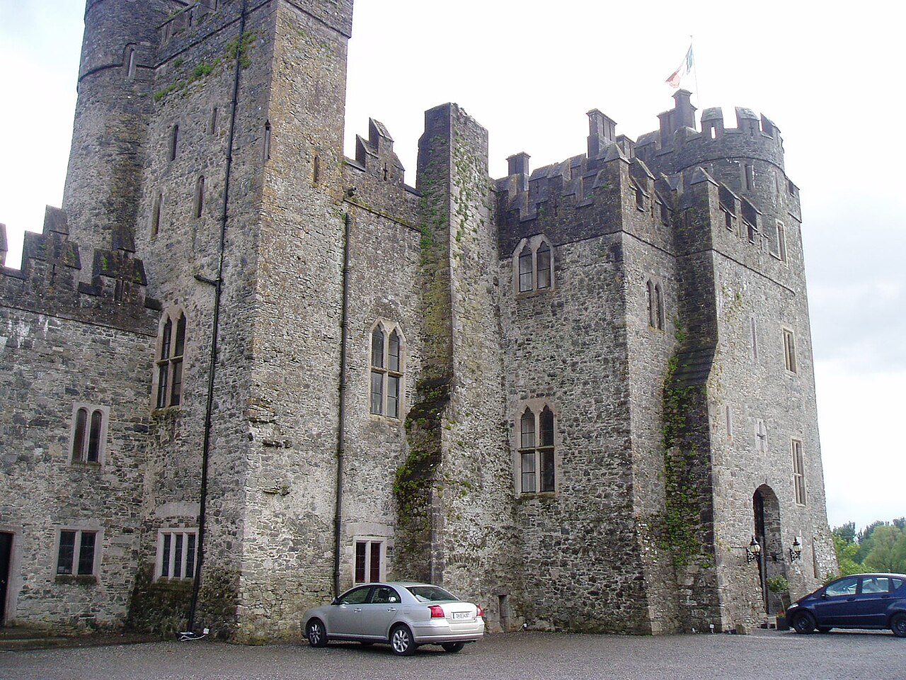 Kilkea Castle — Ireland castle