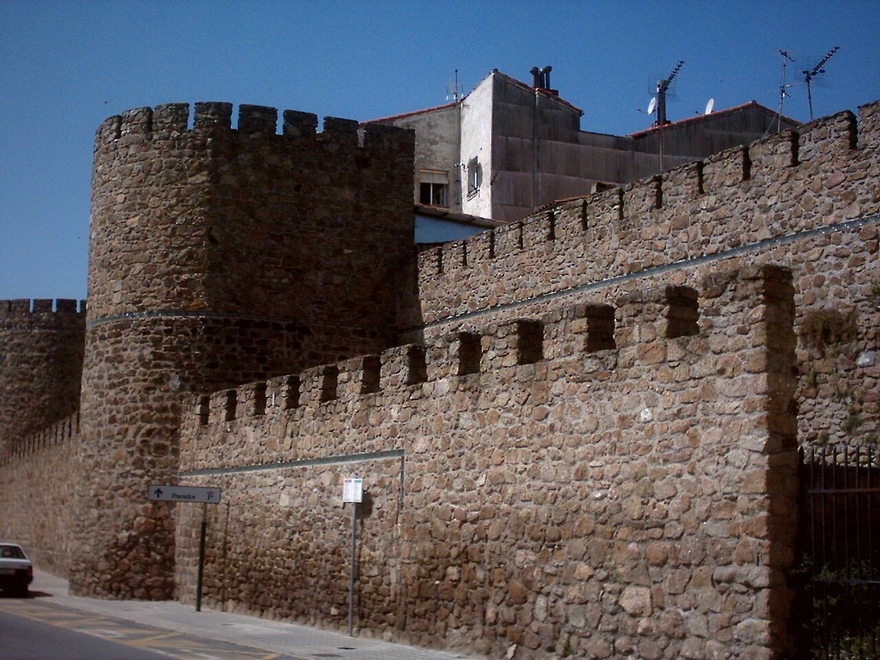 Walls and gates of Plasencia — Spain castle