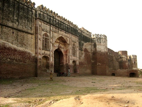 Sheikhupura Fort — Pakistan castle