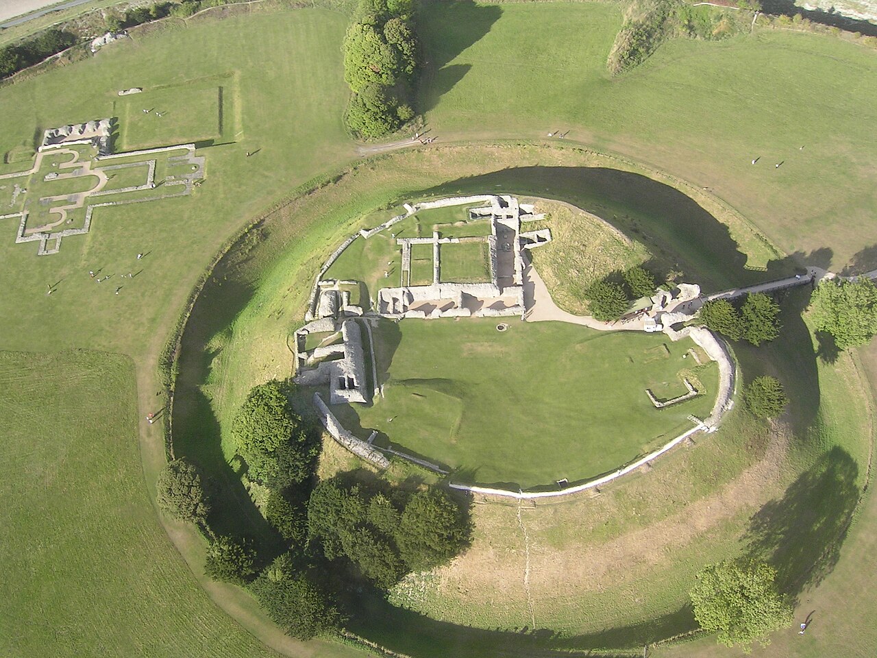 Old Sarum Castle — United Kingdom of Great Britain and Northern Ireland castle