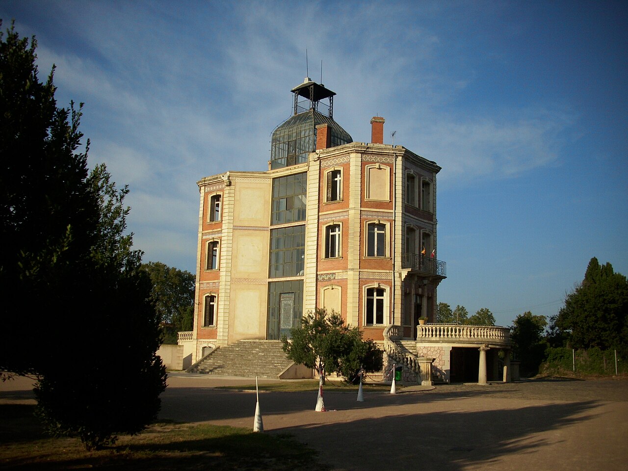 Maternité suisse d'Elne — France castle
