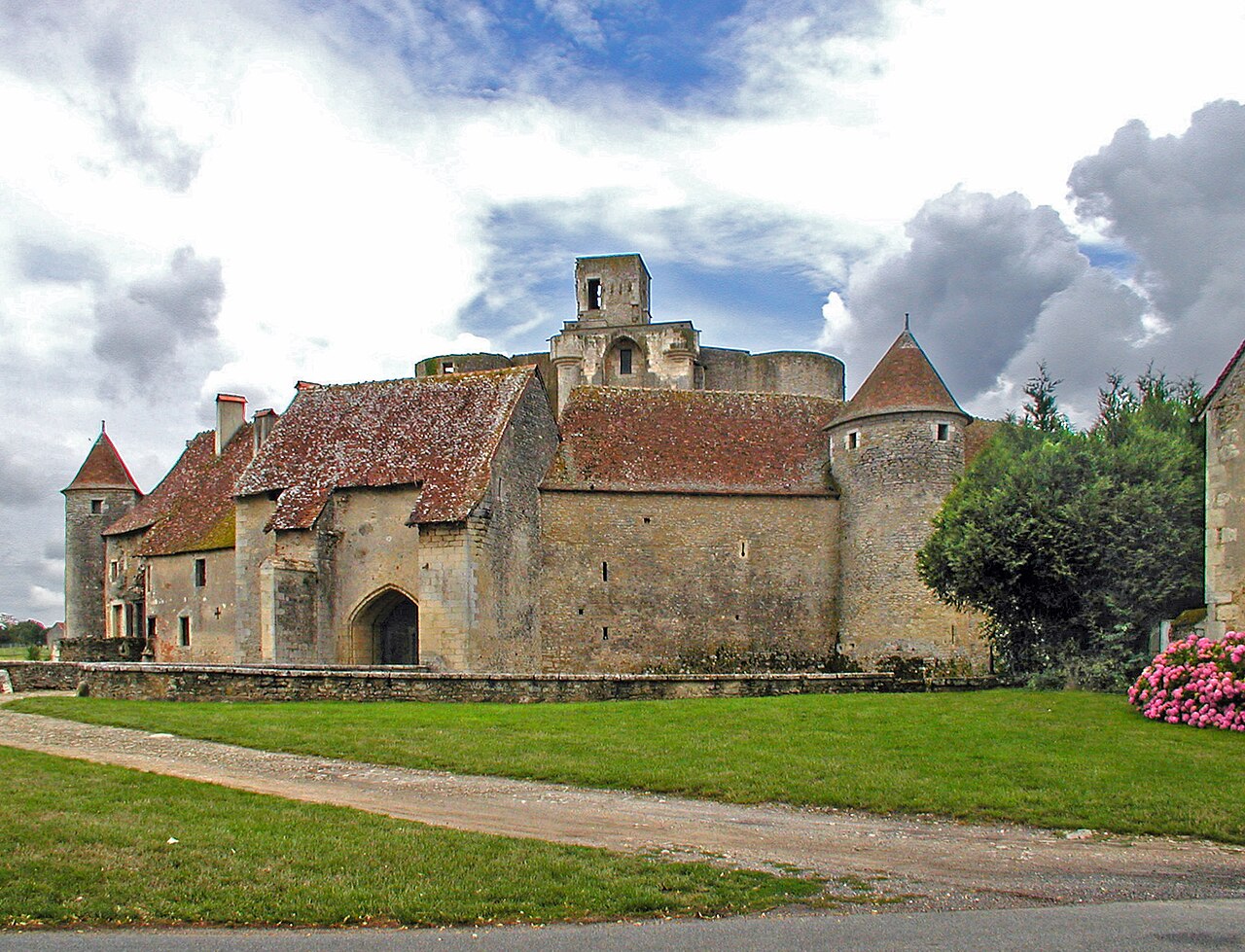 Sagonne Castle — France castle