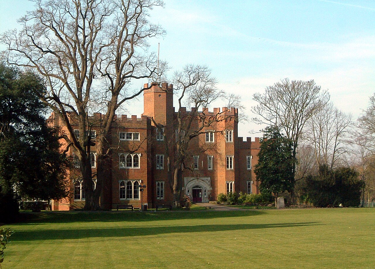 Hertford Castle — United Kingdom of Great Britain and Northern Ireland castle
