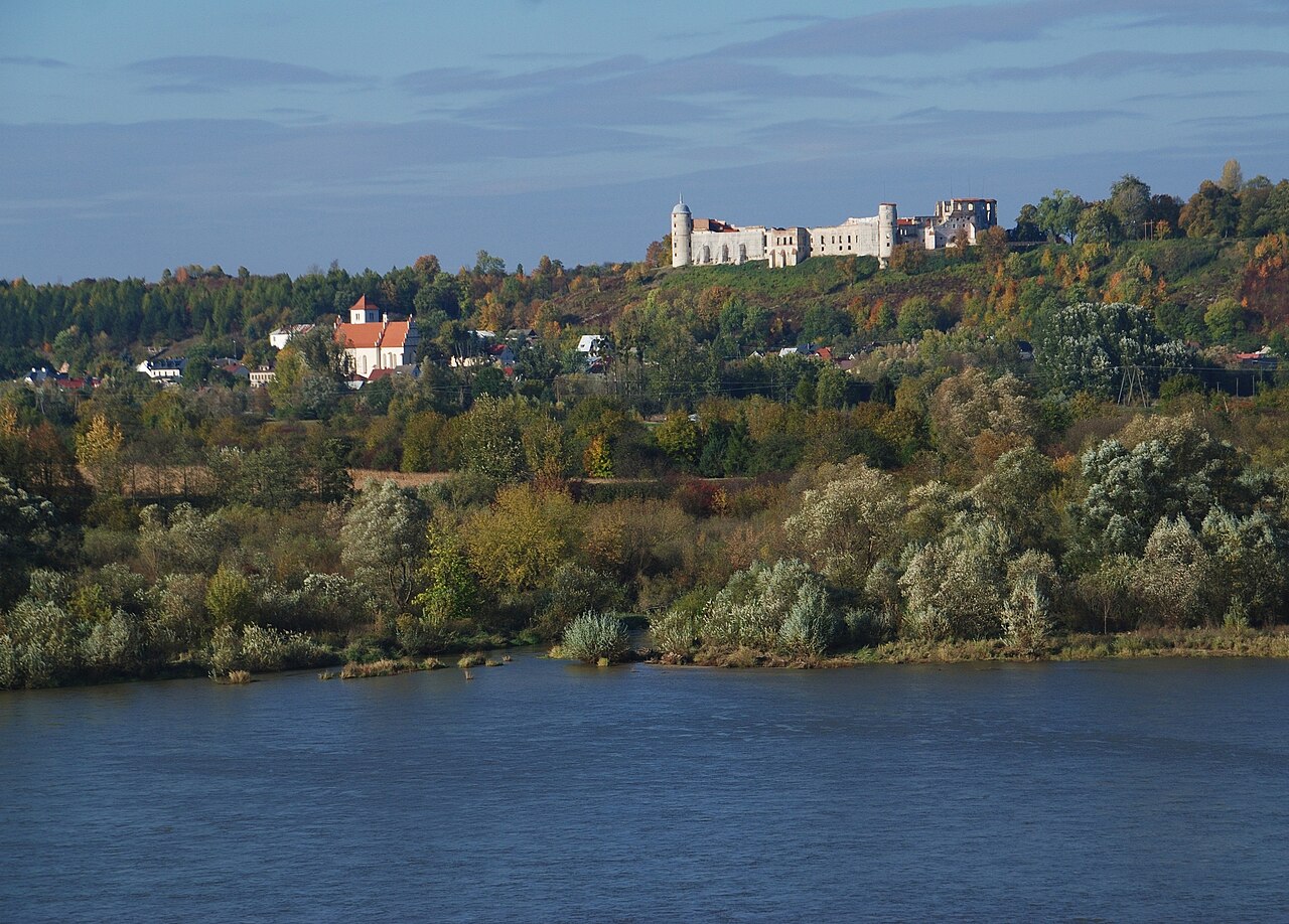 Janowiec Castle — Poland castle