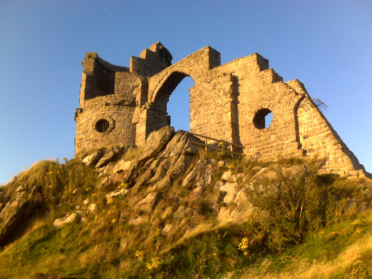 Mow Cop Castle — United Kingdom of Great Britain and Northern Ireland castle