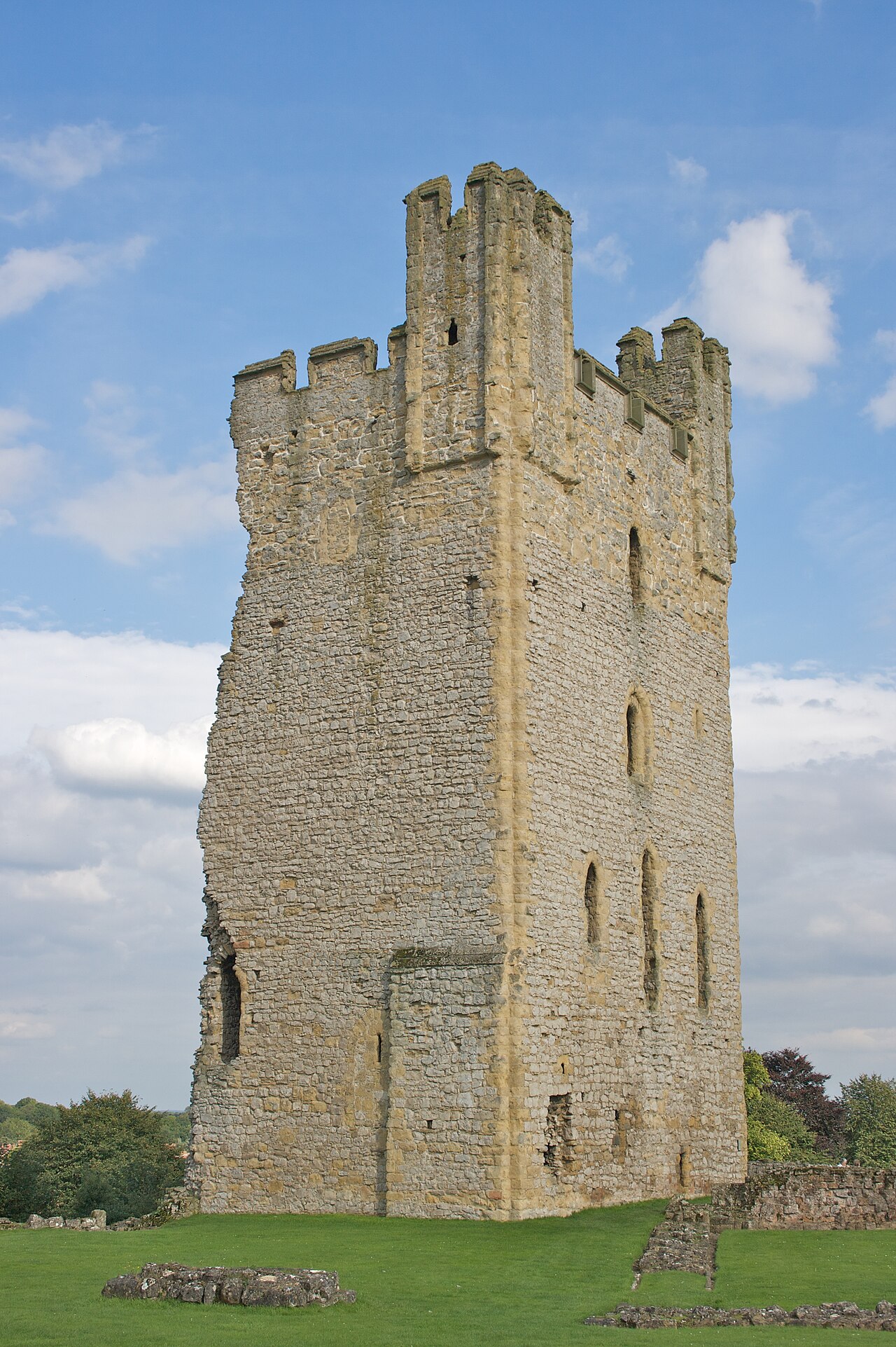 Helmsley Castle — United Kingdom of Great Britain and Northern Ireland castle