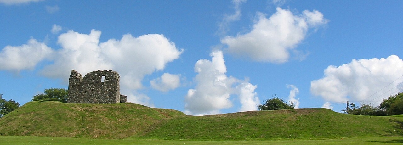 Clough Castle — United Kingdom of Great Britain and Northern Ireland castle