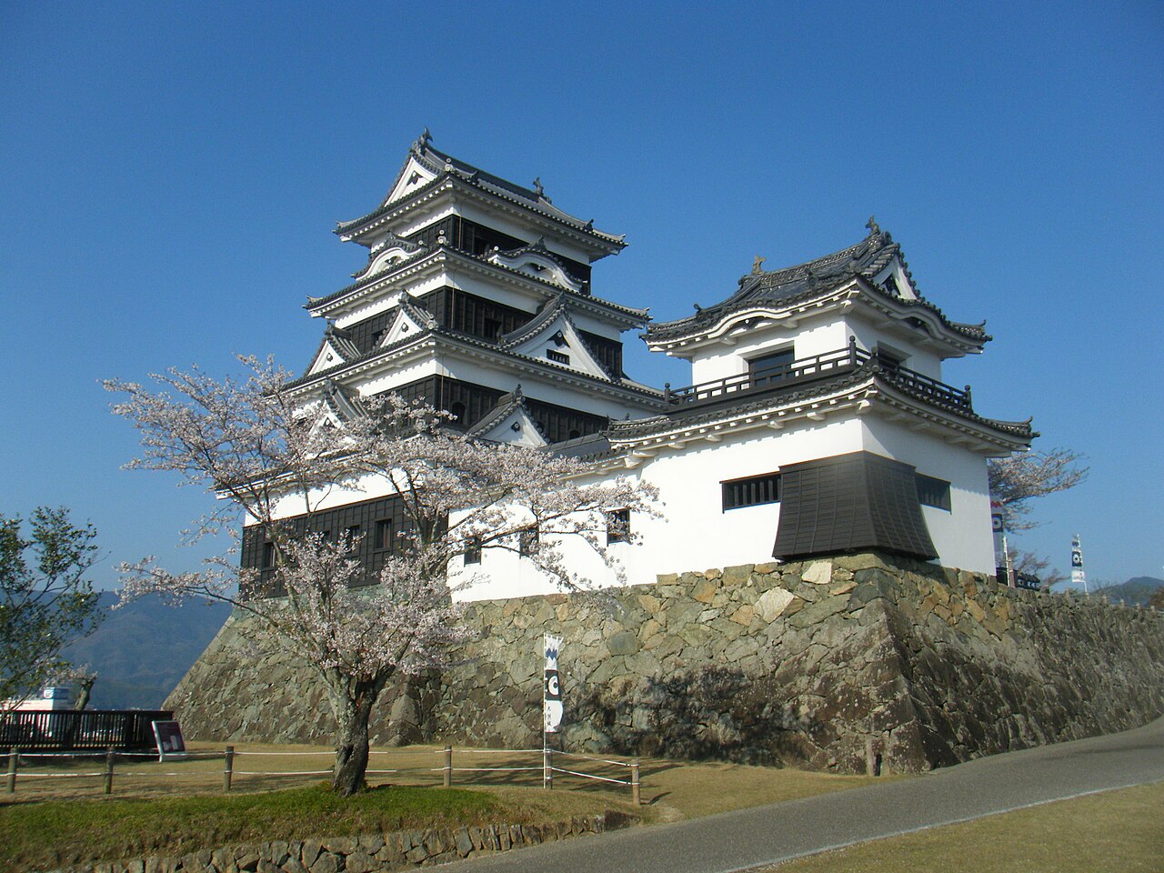 Ozu Castle — Japan castle