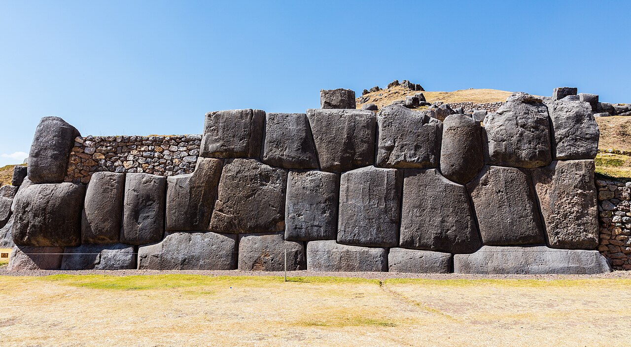 Sacsayhuamán — Peru castle