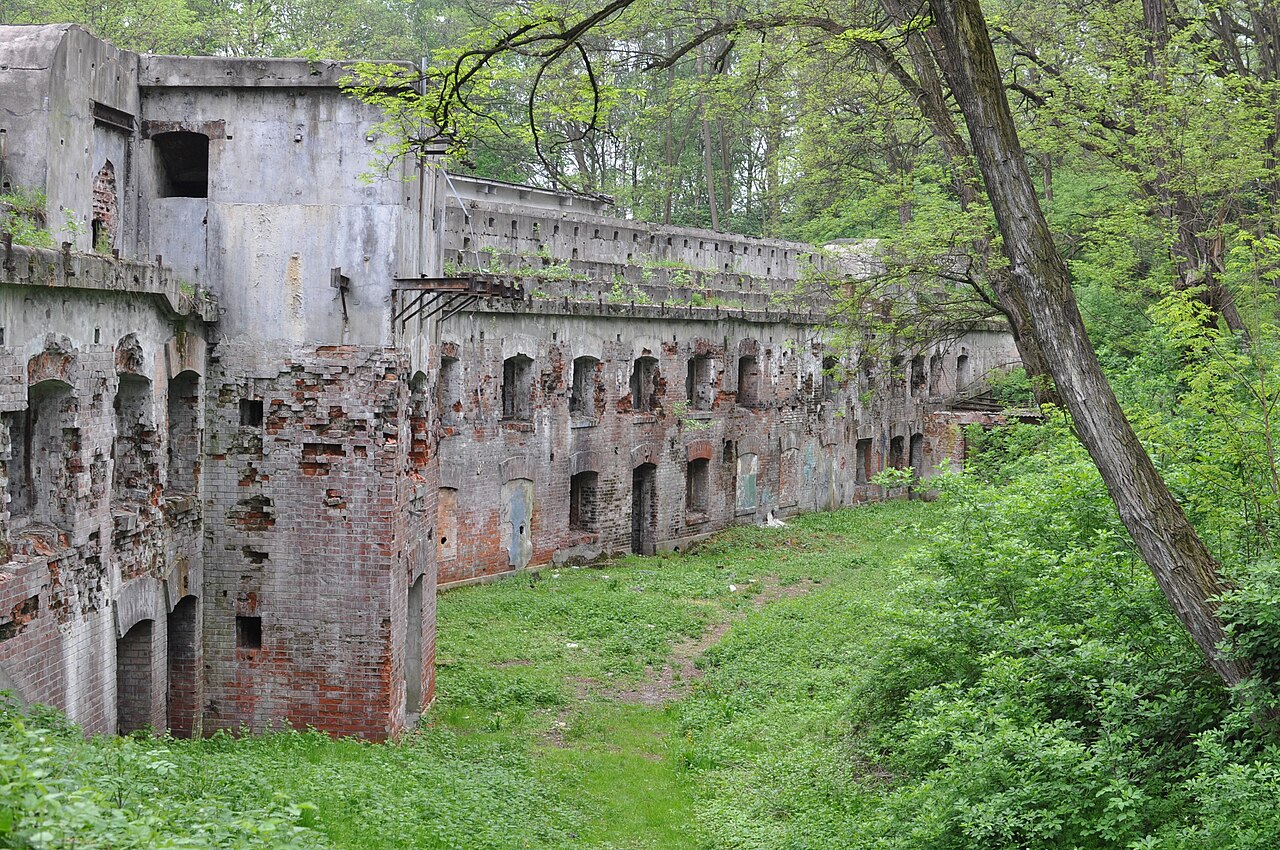 Fort 52a Łapianka — Poland castle