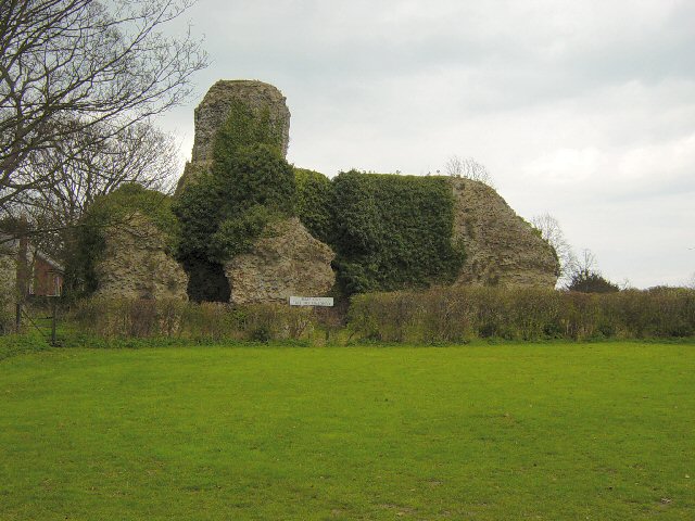 Walden Castle — United Kingdom of Great Britain and Northern Ireland castle