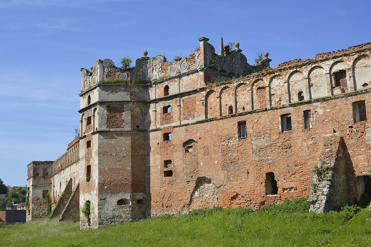 Stare Selo Castle — Ukraine castle