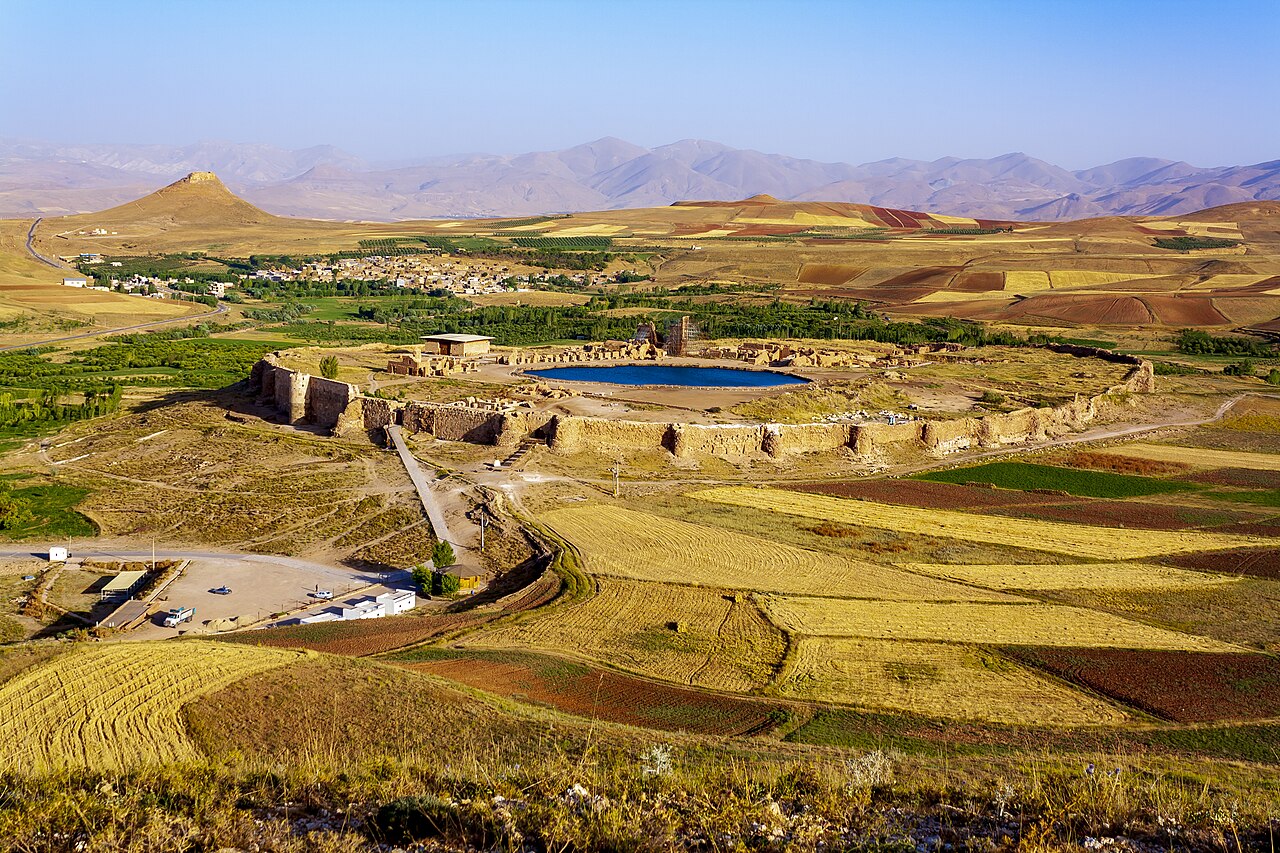 Takht-e Soleyman — Iran (Islamic Republic of) castle