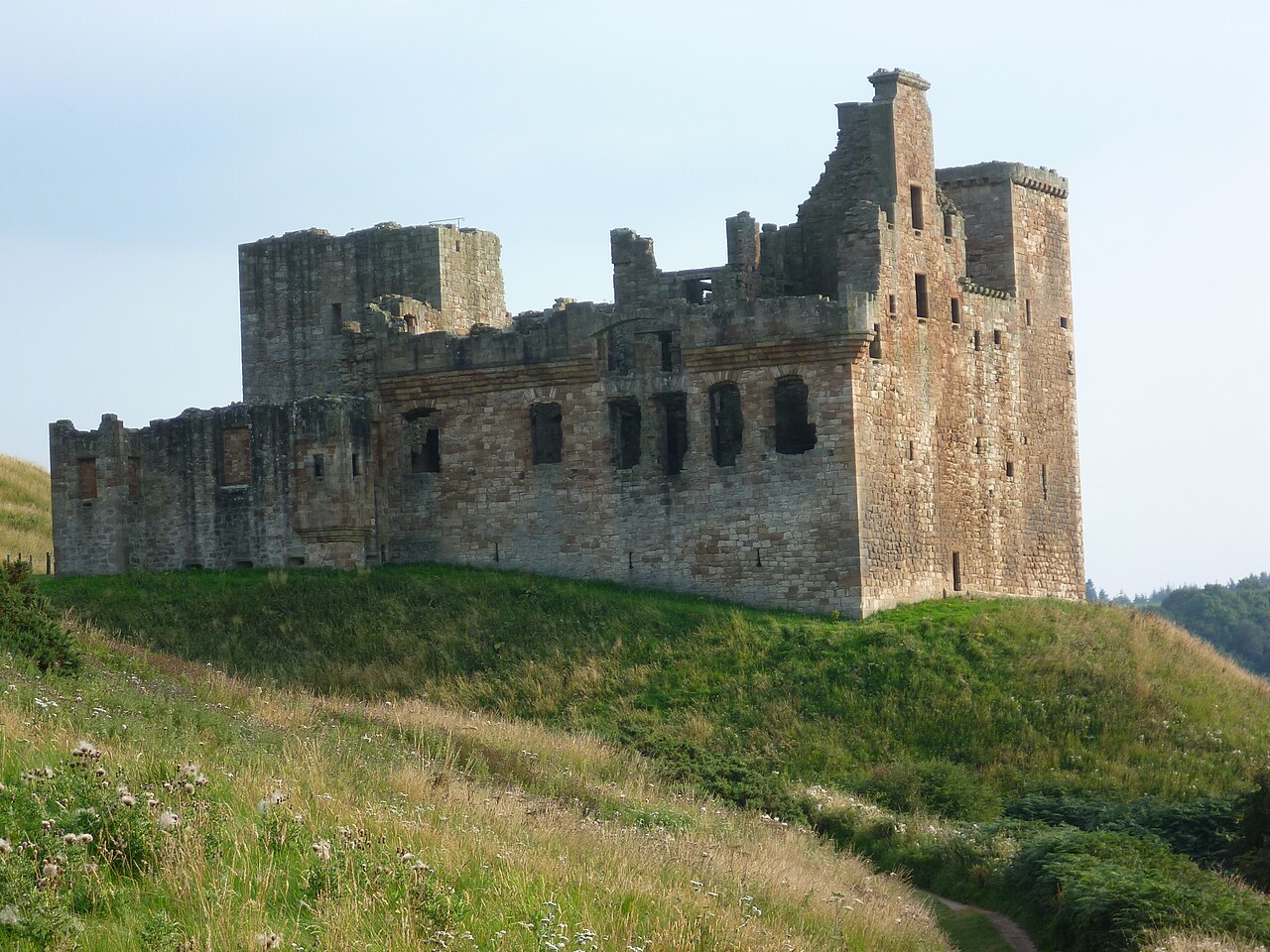 Crichton Castle — United Kingdom of Great Britain and Northern Ireland castle