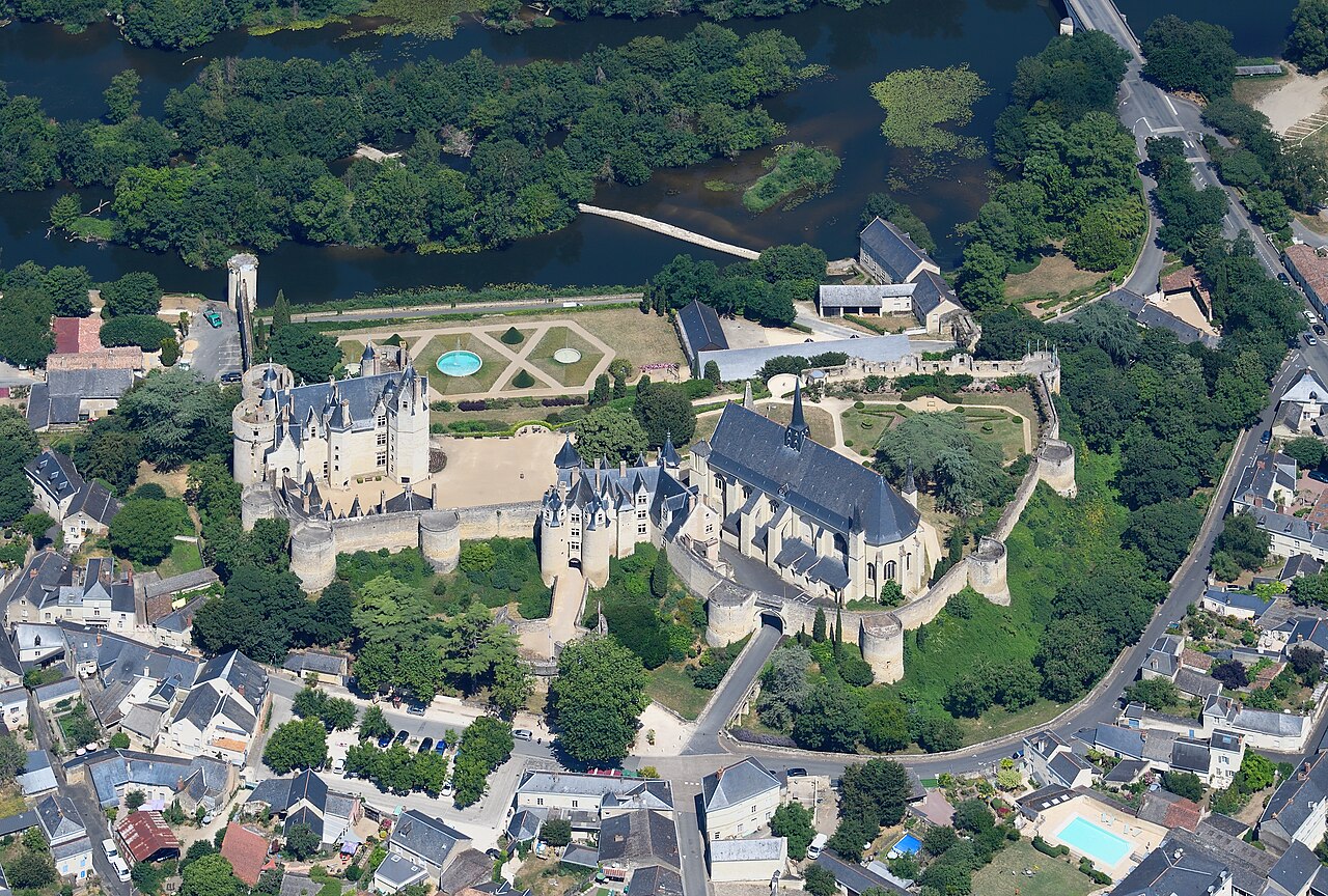 Montreuil-Bellay Castle — France castle