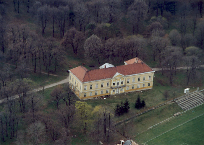 Lamberg Mansion in Bodajk — Hungary castle