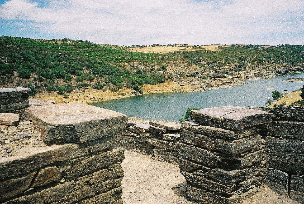 Castle of Lousã — Portugal castle