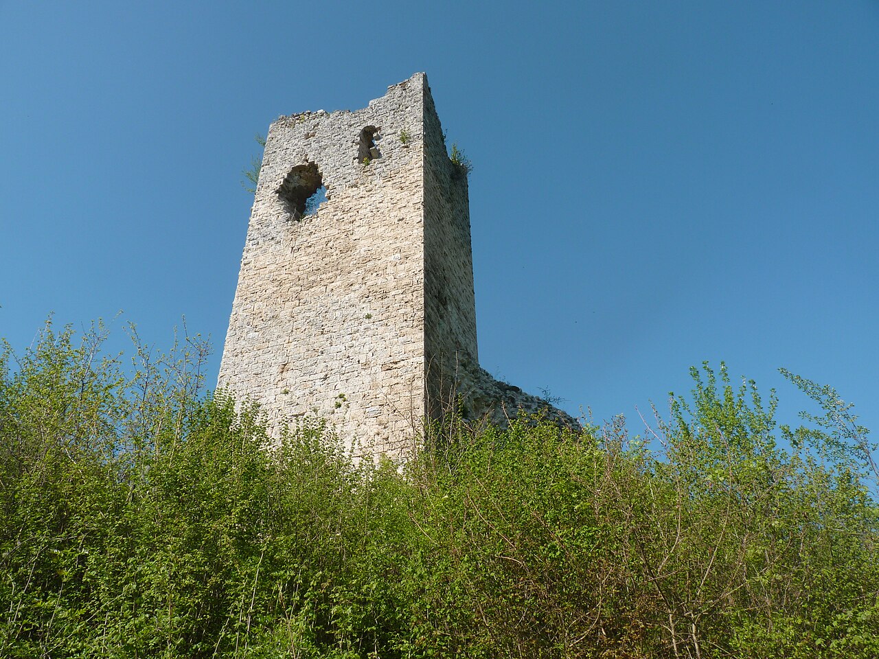 Château de Clermont (Isère) — France castle