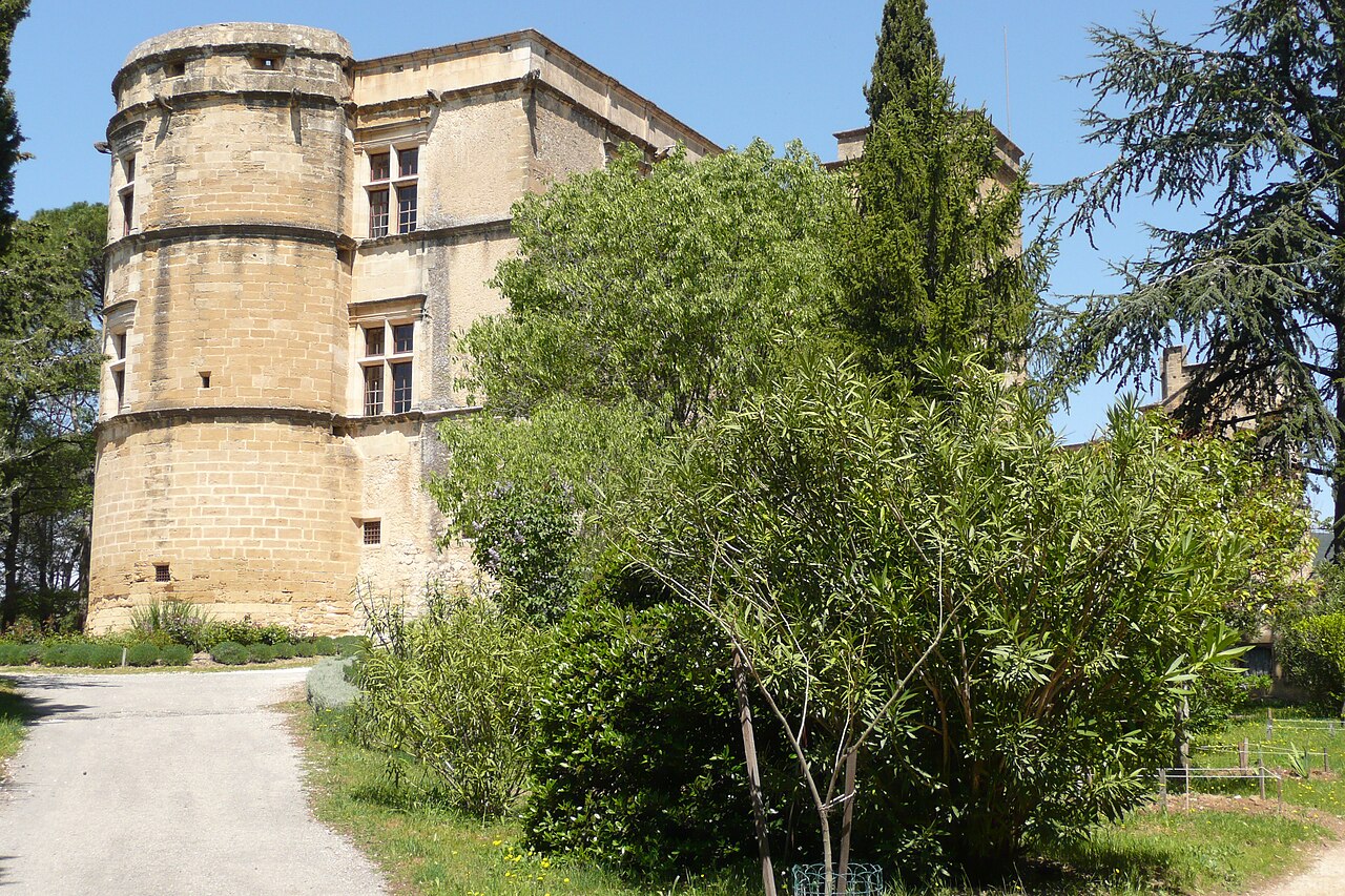 Château de Lourmarin — France castle