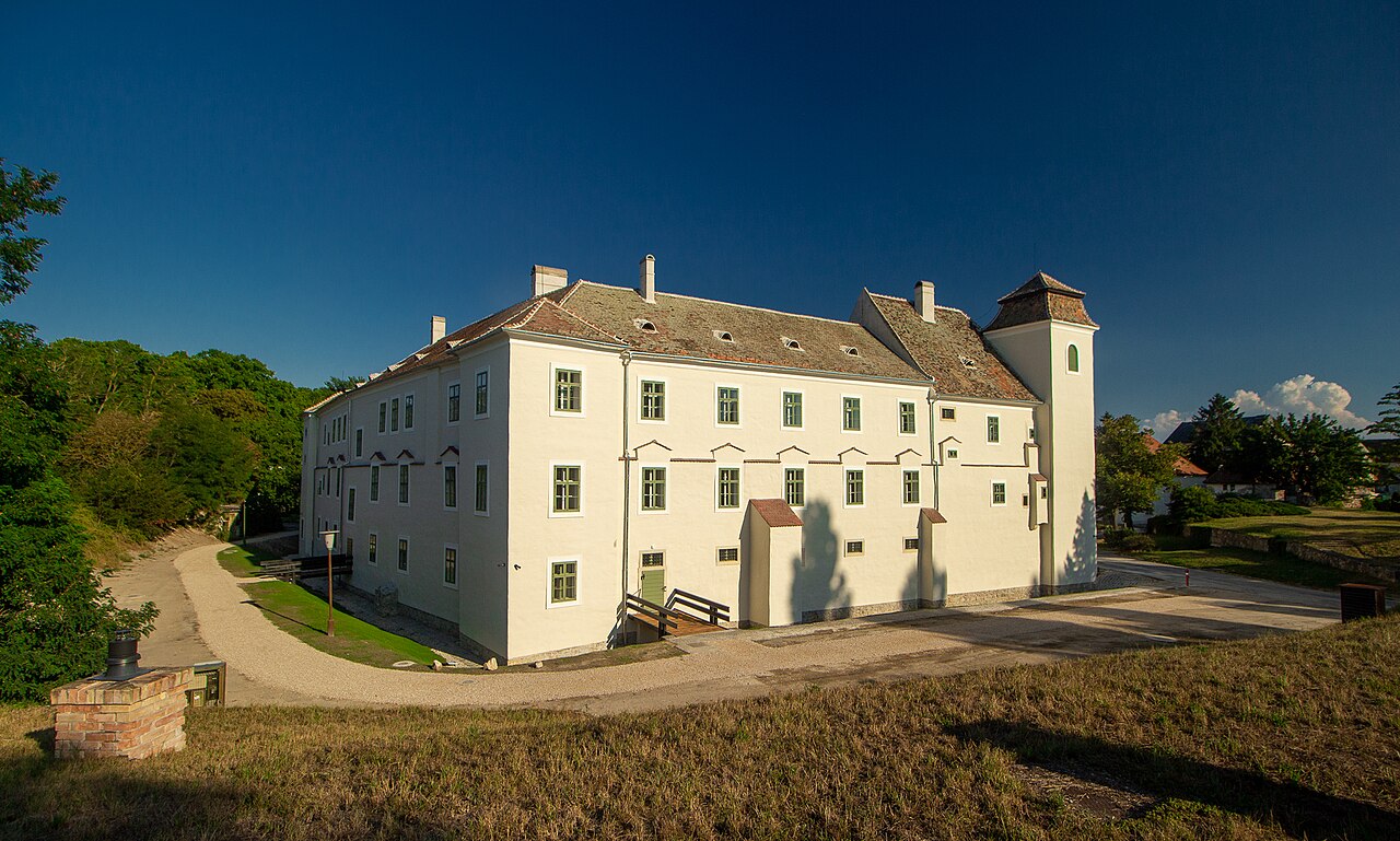 Mosonmagyaróvár Castle — Hungary castle