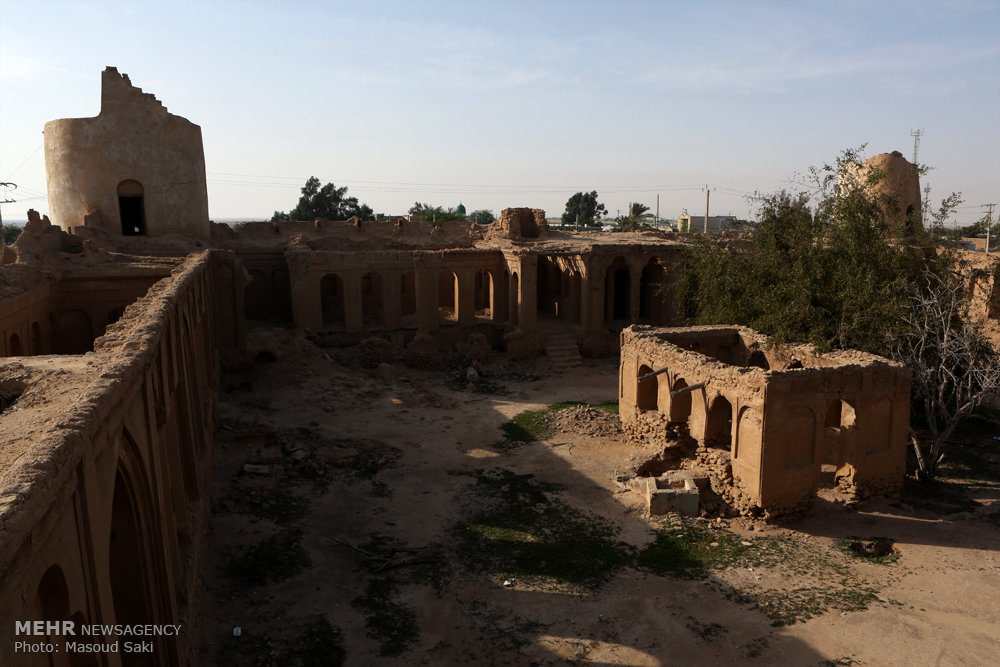 Agha Khan Liravi Castle — Iran (Islamic Republic of) castle