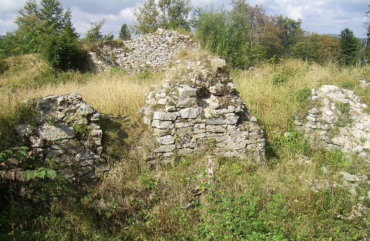 Karpień Castle — Poland castle