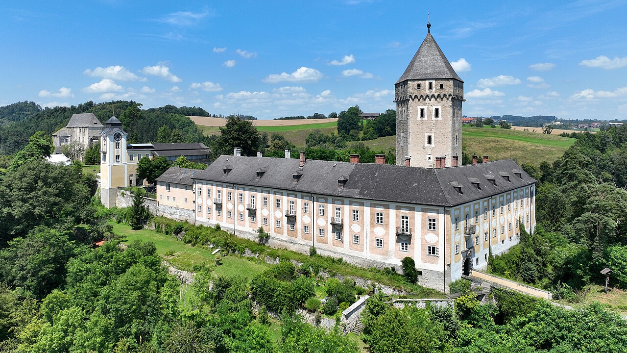 Neuhaus Castle — Austria castle