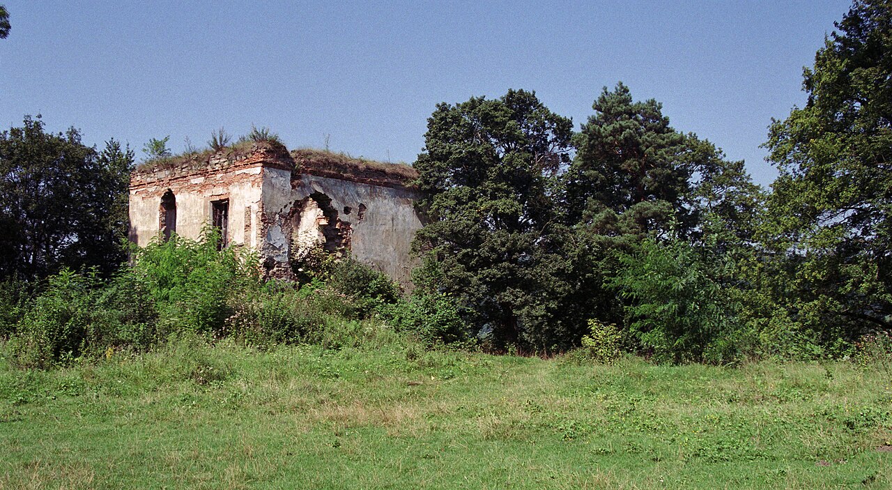 Castle in Dąbrówka Starzeńska — Poland castle
