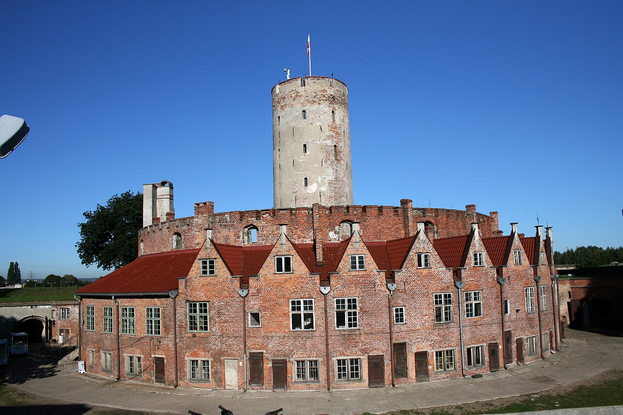 Wisłoujscie Fortress — Poland castle
