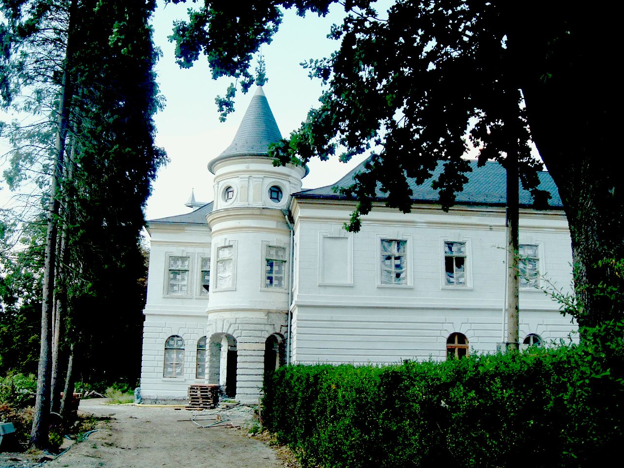 Széll Mansion, Rátót — Hungary castle