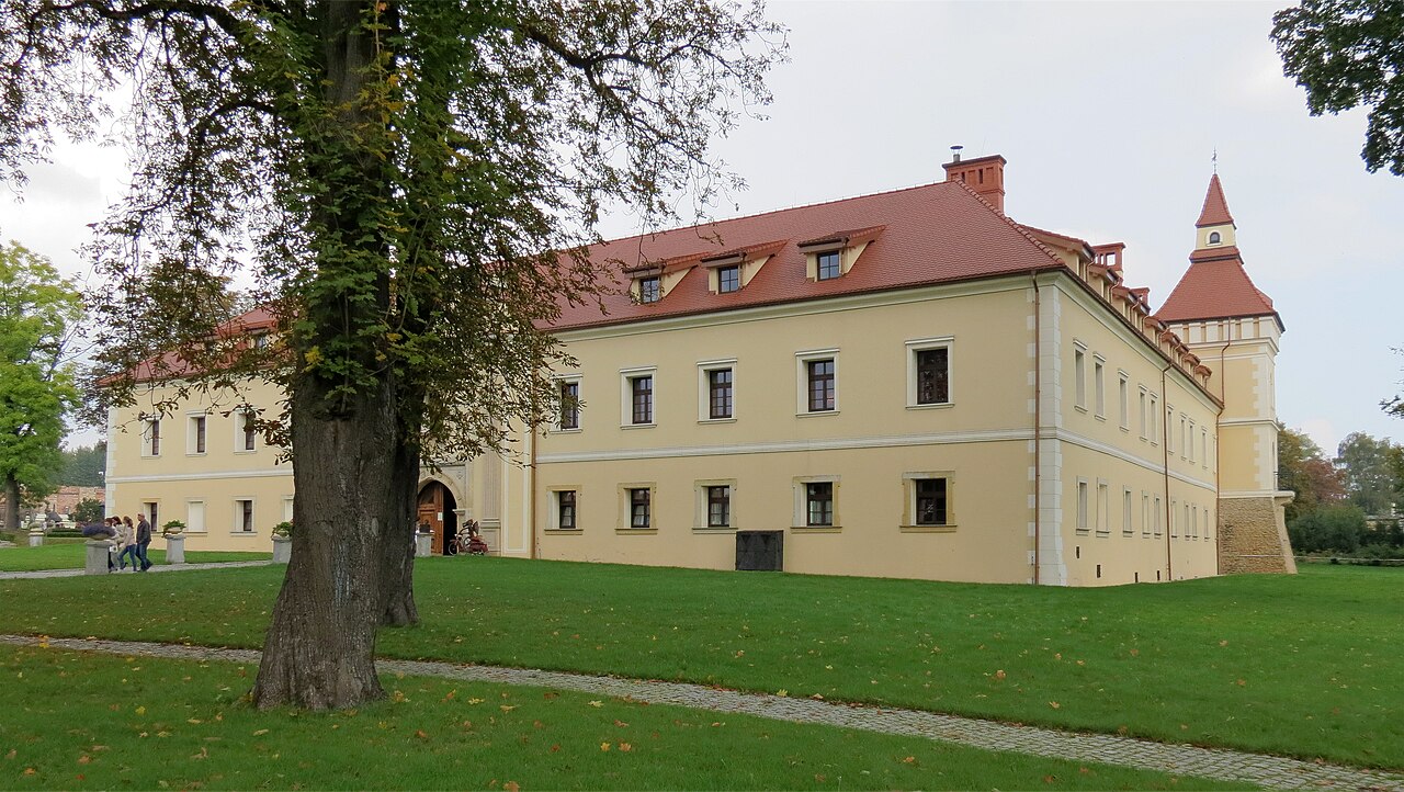 Tarnowice Stare — Poland castle