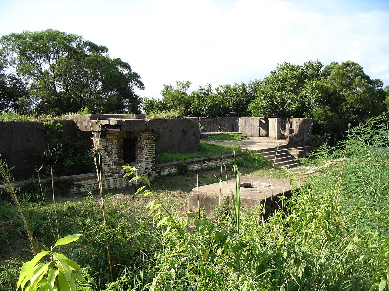 Pinewood Battery — China castle