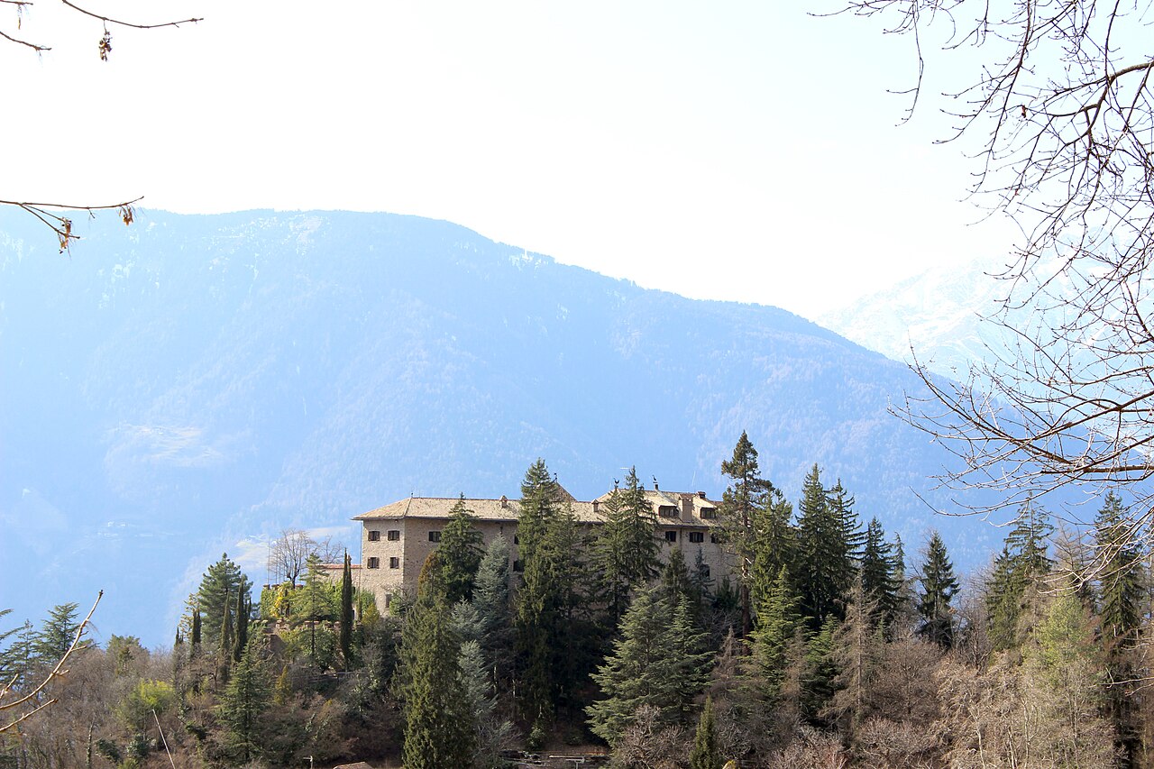 Fragsburg — Italy castle