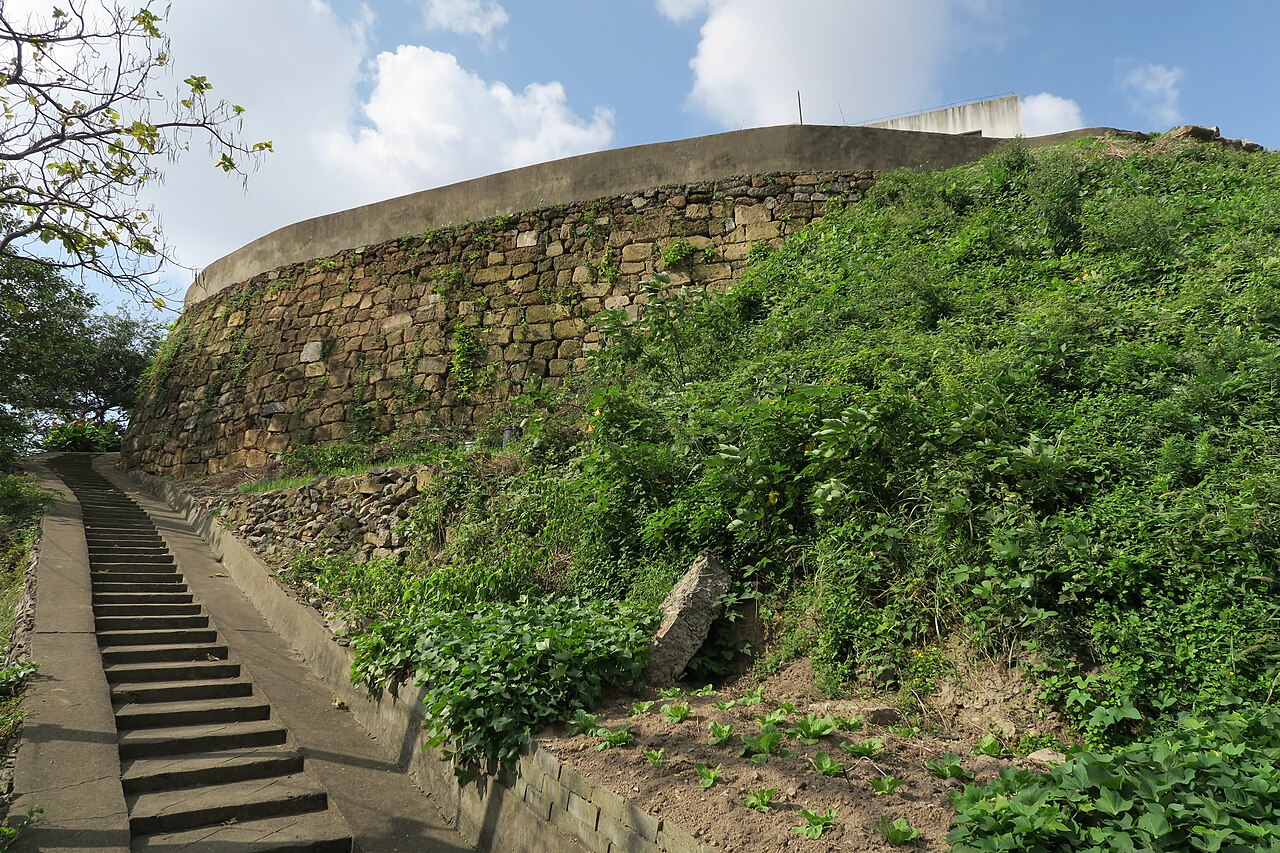 Hongyuan Fort — China castle