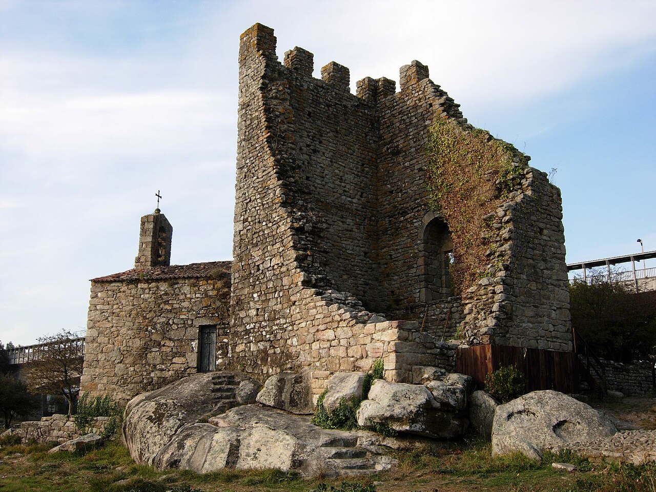 Torres de Oeste — Spain castle