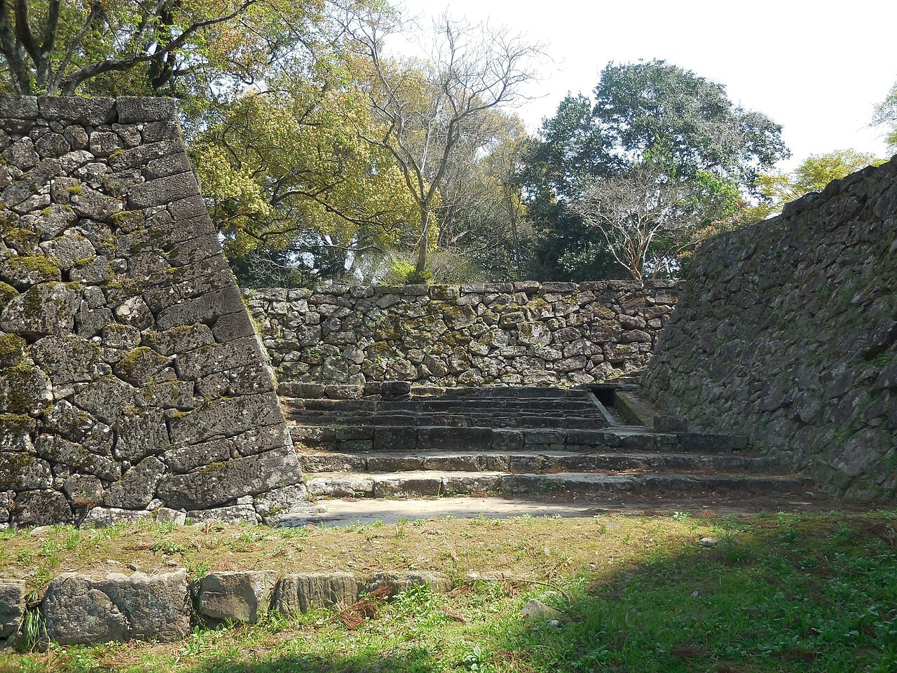 Hitoyoshi Castle — Japan castle