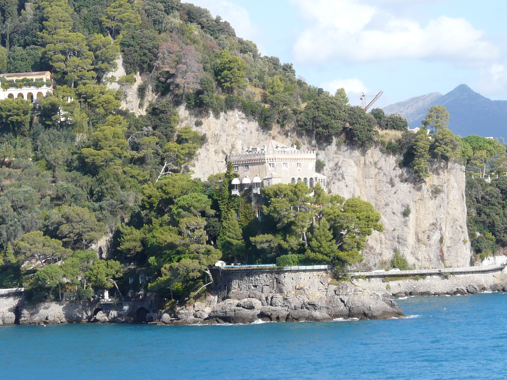 Paraggi Castle