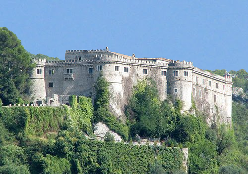 Piccolomini Castle (Balsorano) — Italy castle