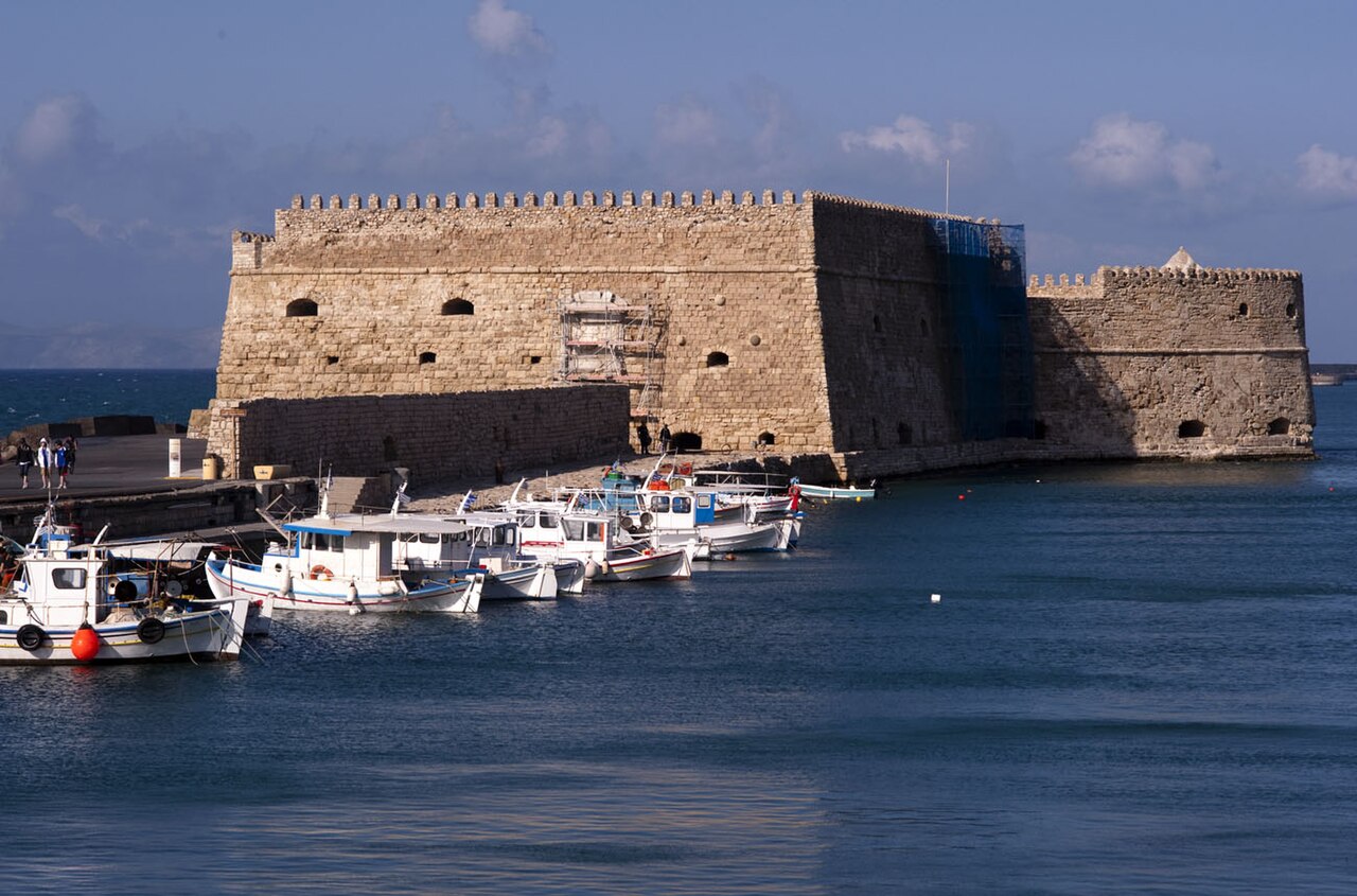 Rocca a Mare — Greece castle