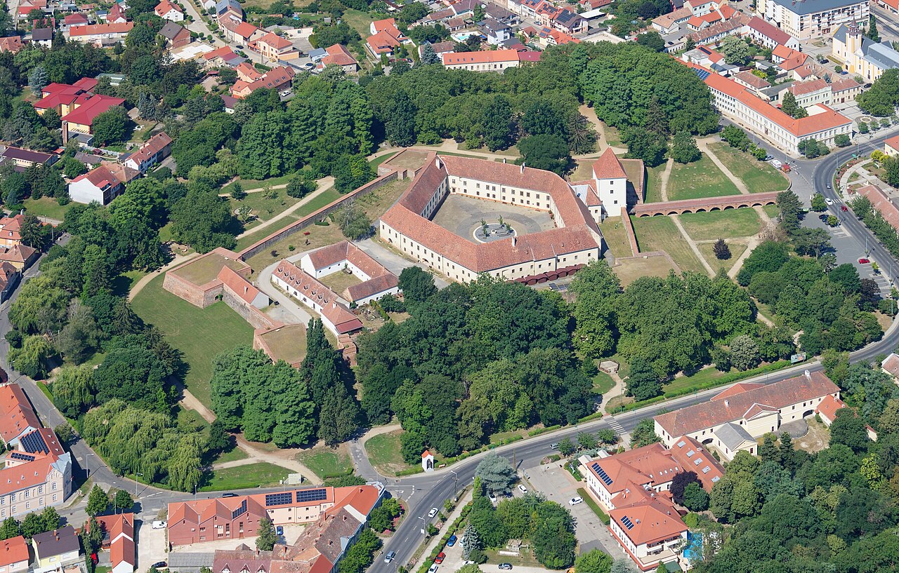 Sárvár Castle — Hungary castle