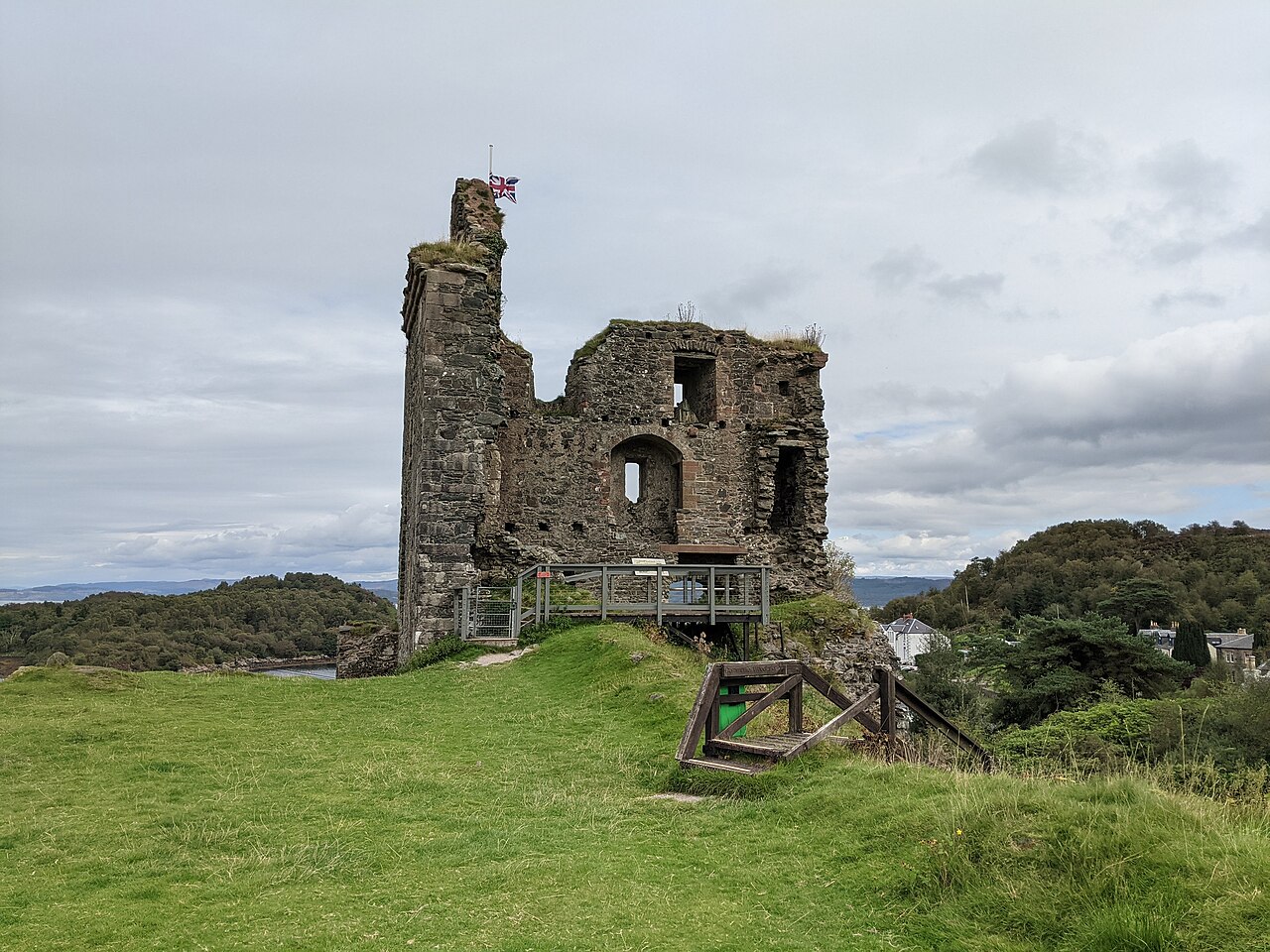 Tarbert Castle Ruins — United Kingdom of Great Britain and Northern Ireland castle