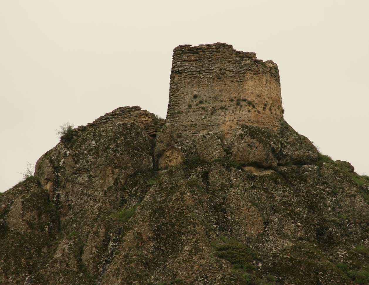 Birtvisi Castle Ruins — Georgia castle
