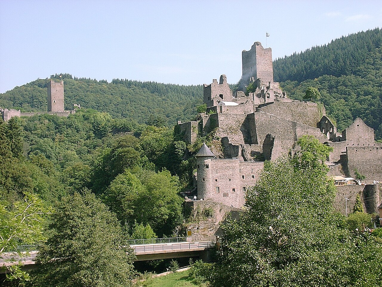 Manderscheid Lower Castle — Germany castle