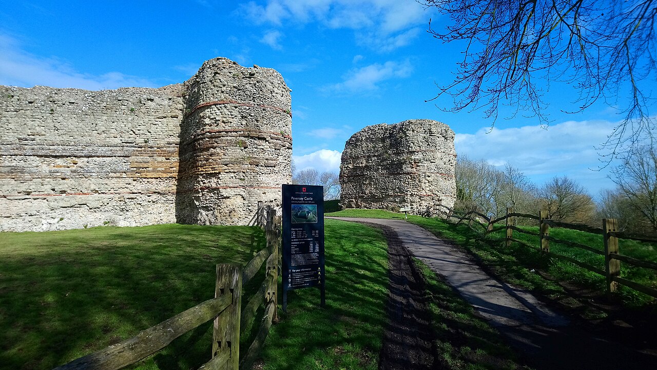 Pevensey Castle — United Kingdom of Great Britain and Northern Ireland castle