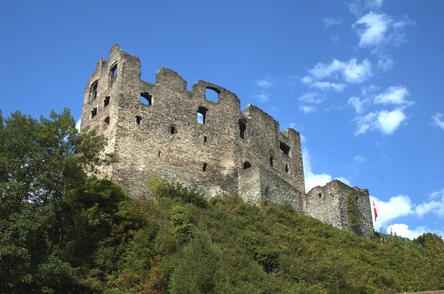 Gräpplang Castle Ruins — Switzerland castle