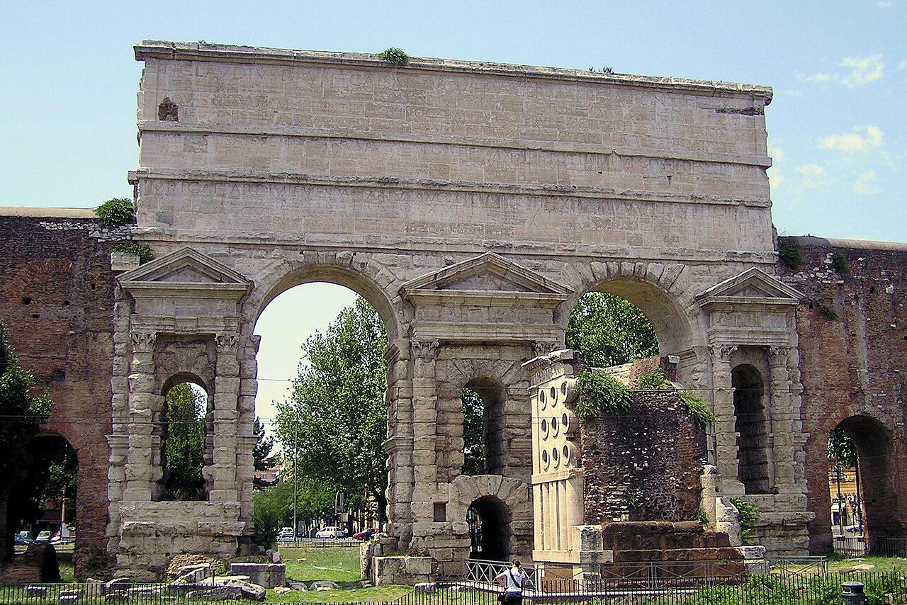 Porta Maggiore — Italy castle