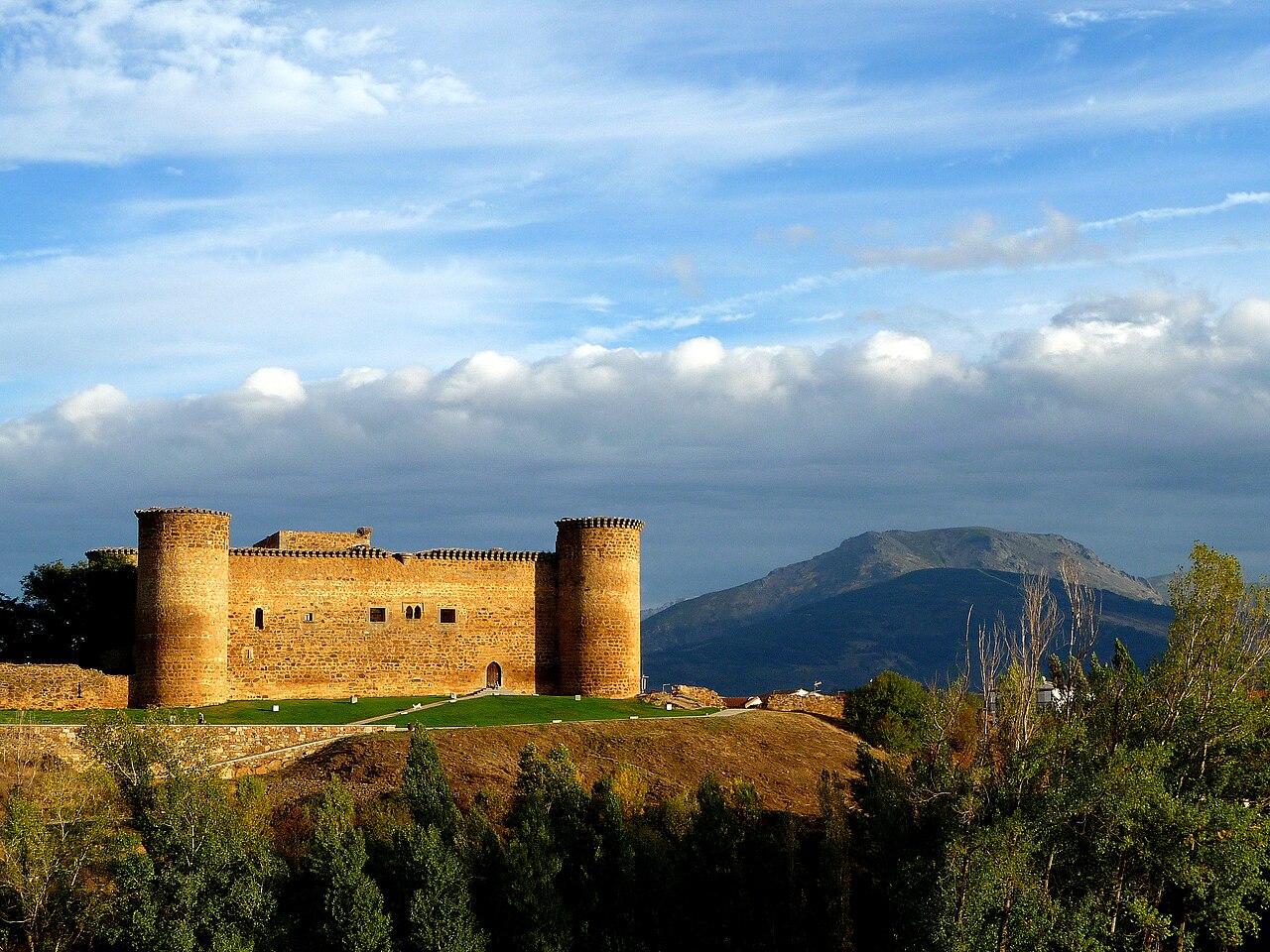 Valdecorneja Castle — Spain castle