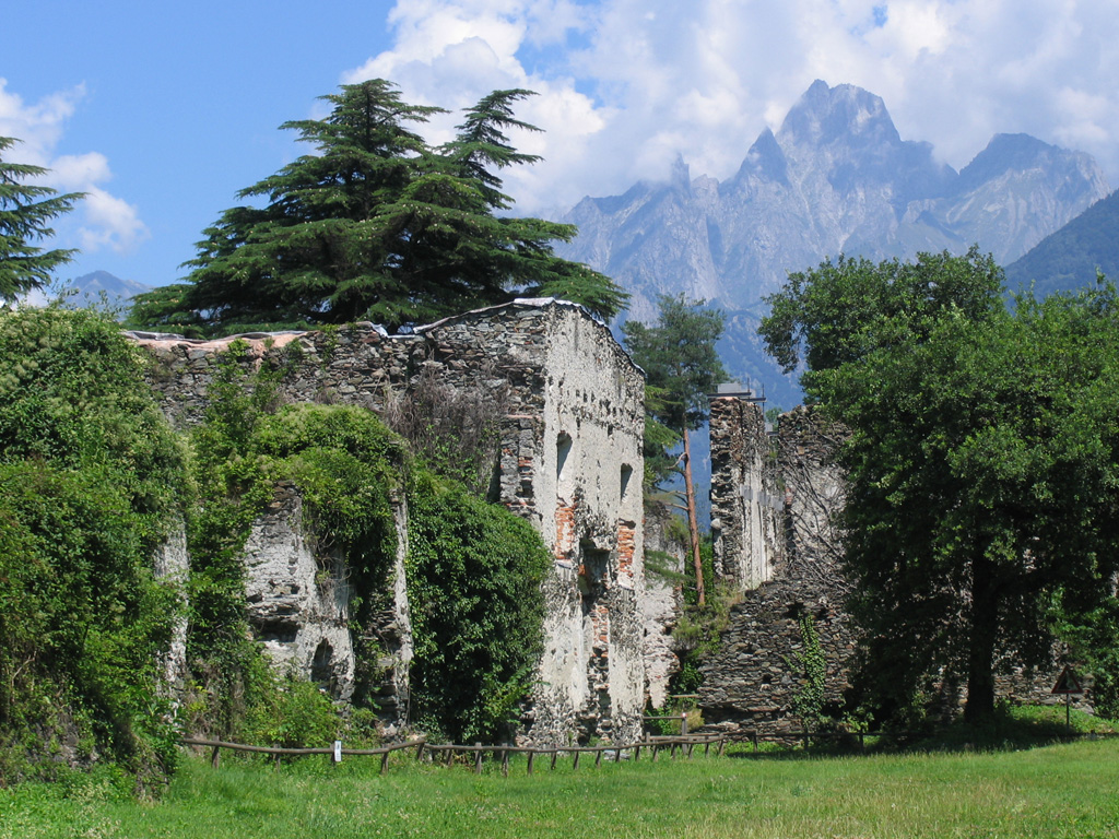 Fort Fuentes — Italy castle